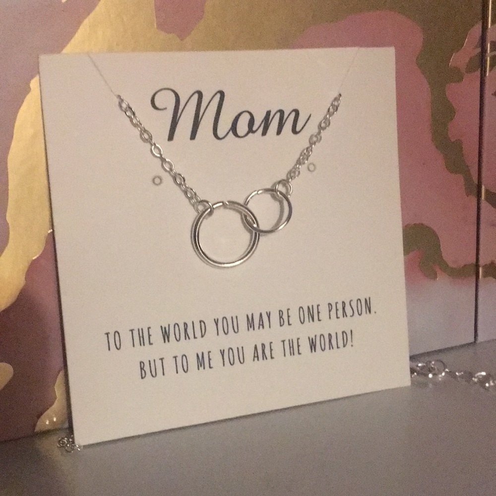 2/$25 Listing 🛍 New Minimalist Silver Dainty Sentiment “Mom” Necklace with Card